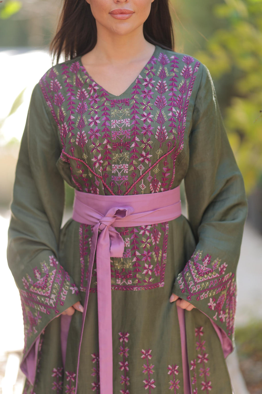 Thobe Al-Banayq - Olive